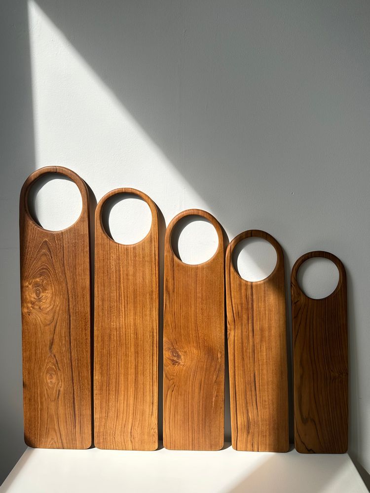 Ustensiles de cuisine - Planche à découper ou de présentation en teck monoxyle à anse (T2) - OFFICE OBJETS