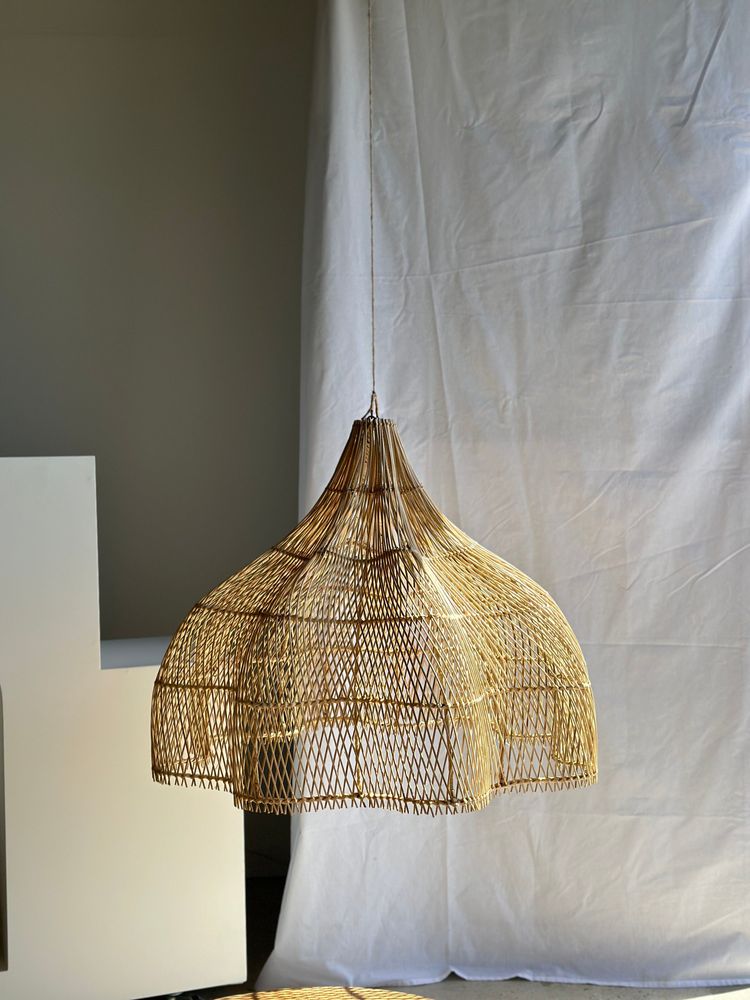 Suspensions - Suspension, luminaire en rotin en forme de fleur, tulipe, corolle H:80cm D80cm - OFFICE OBJETS
