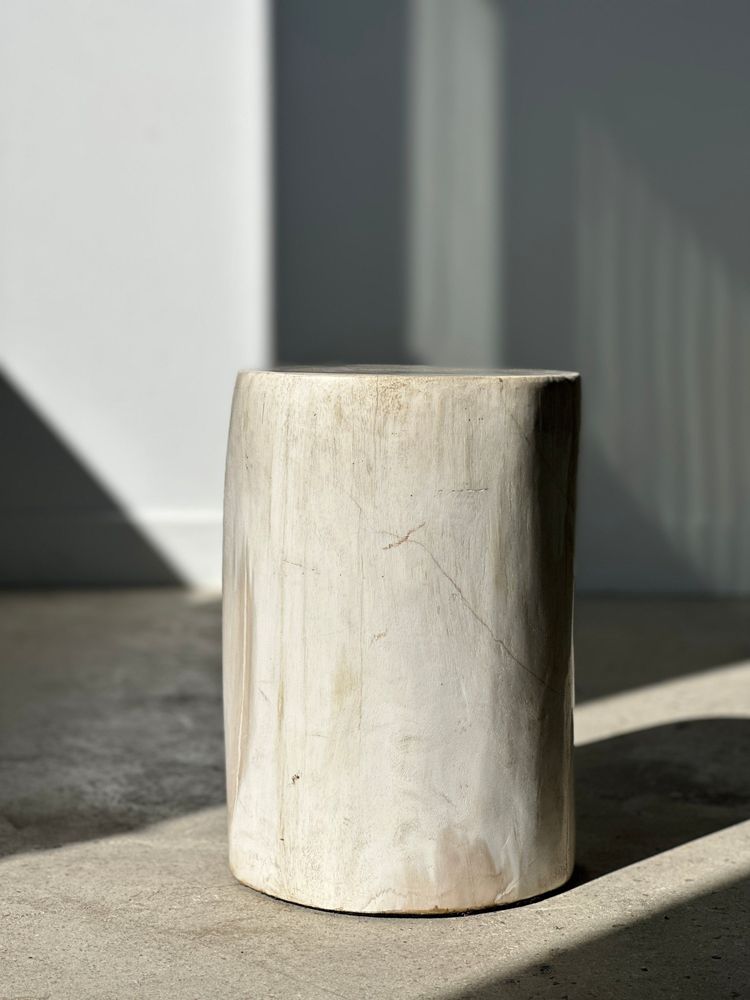 Autres tables  - Table d'appoint en bois pétrifié blanc H:34.5 D:24 - OFFICE OBJETS