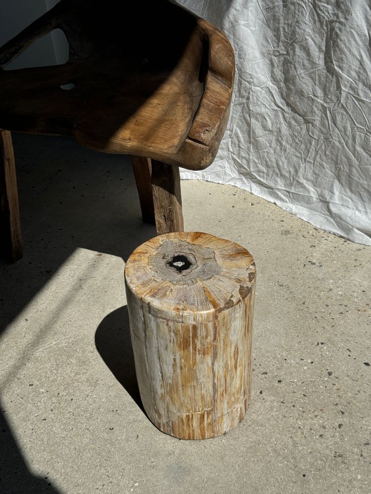 Autres tables - Table d'appoint en bois pétrifié blanc, jaune cœur gris et noir H35 D23 - OFFICE OBJETS
