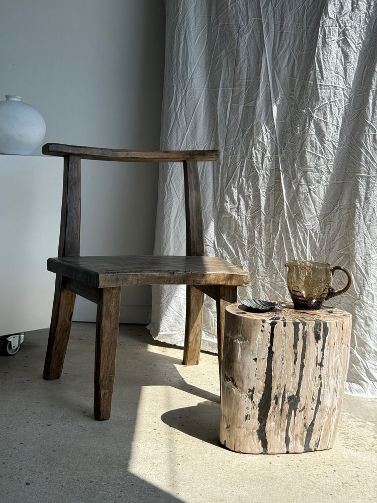 Other tables - Side table in white oval petrified wood with black streaks H:45.5 D:20 - OFFICE OBJETS