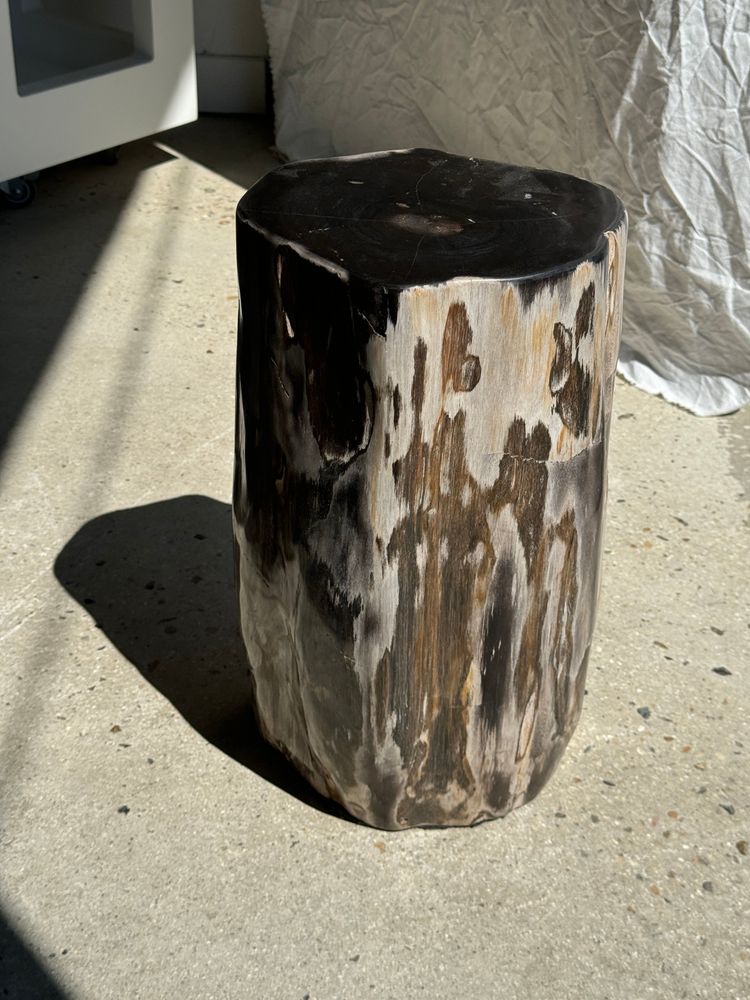 Other tables - Side table in multicolor tower petrified wood and black heart H:42 D:20-3 - OFFICE OBJETS