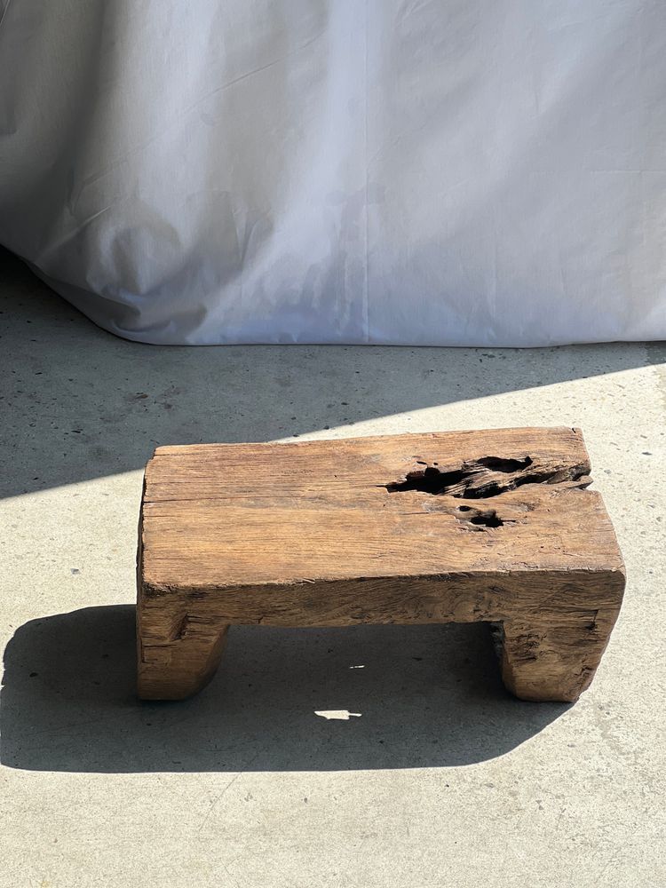Tabourets - Tabouret en teck asiatique monoxyle brut organique piètement ajouré - OFFICE OBJETS