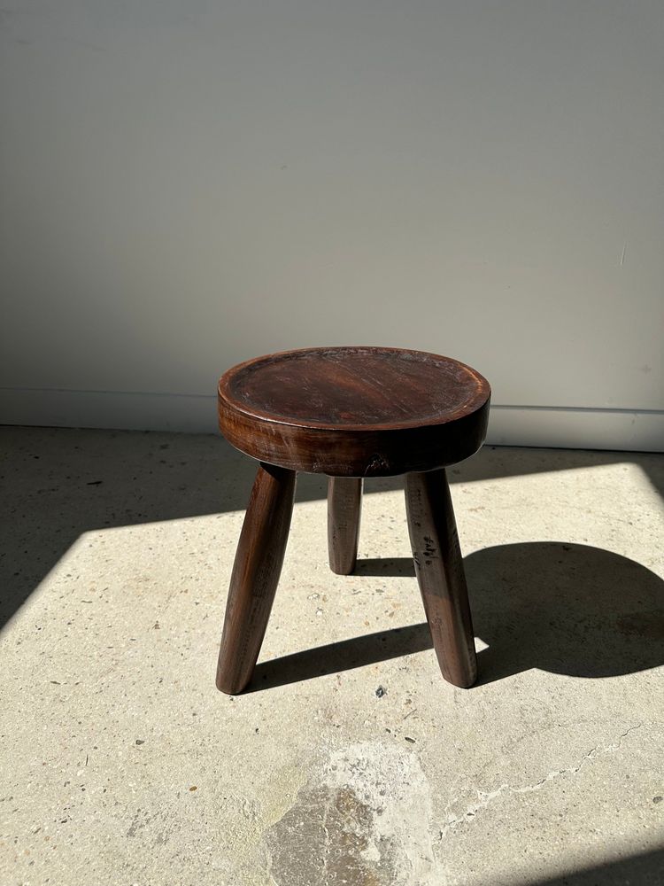 Tabourets - Tabouret tripode en teck upcyclé bas creux - Petit tabouret en bois massif brun assise circulaire creuse H:35cm D:30cm - OFFICE OBJETS