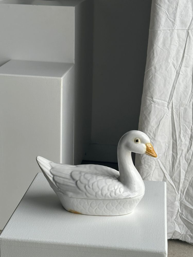 Plats et saladiers - Terrine en forme d'oie blanche - OFFICE OBJETS