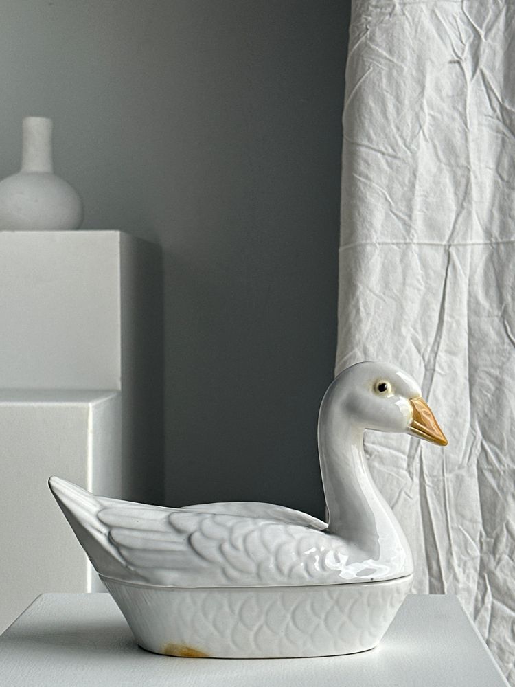 Plats et saladiers - Terrine en forme d'oie blanche - OFFICE OBJETS