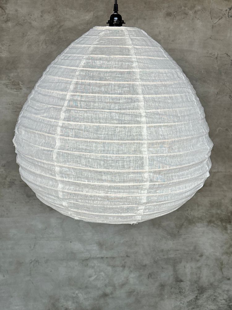 Suspensions - Très grande suspension en rotin et lin naturel japonisante en forme de goutte H65 D70 - OFFICE OBJETS