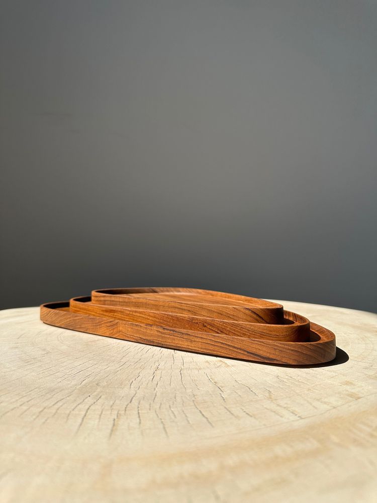 Platter and bowls - Trio of small rounded triangular-shaped trays or cups in monoxyl teak - OFFICE OBJETS