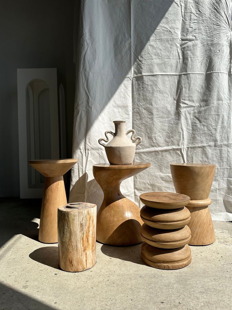 Vases - Vase artisanal en terracotta peint en beige à double anses torsadées H:28 D:32 - OFFICE OBJETS