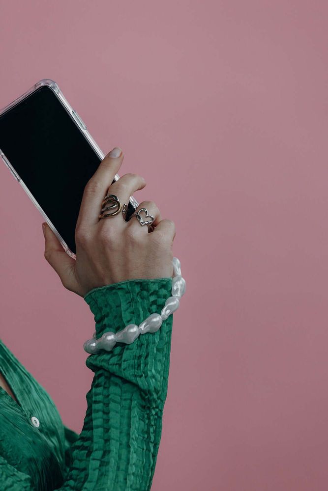 Cadeaux - SANGLE DE TÉLÉPHONE Courte Perle - FOLIE À TROIS