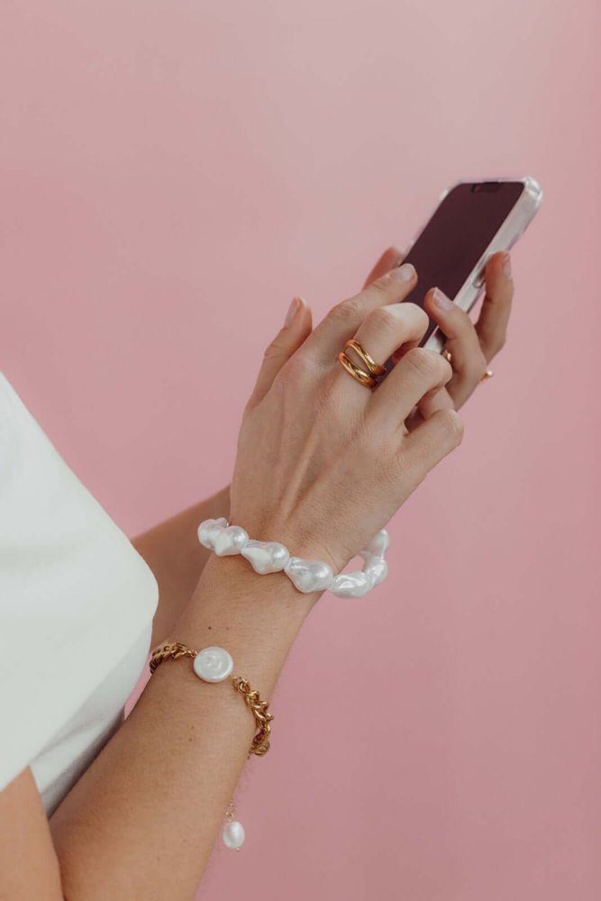 Cadeaux - SANGLE DE TÉLÉPHONE Courte Perle - FOLIE À TROIS