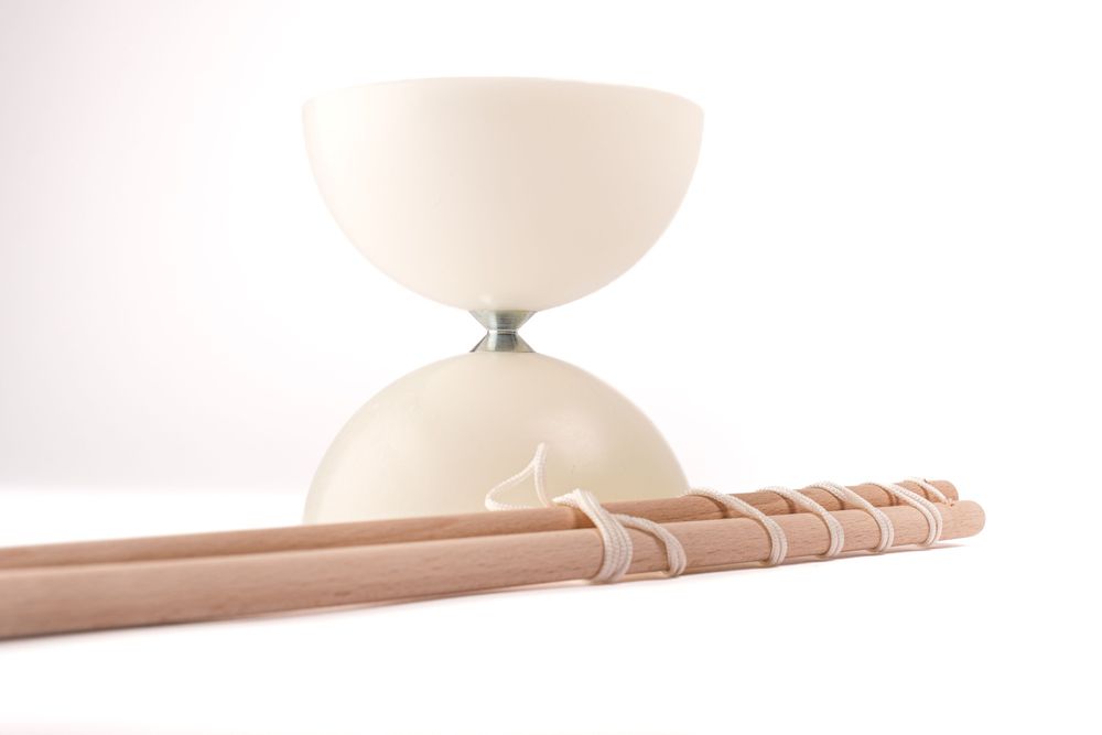Jouets enfants - Diabolo phosphorescent professionnel - MORA-PLAY
