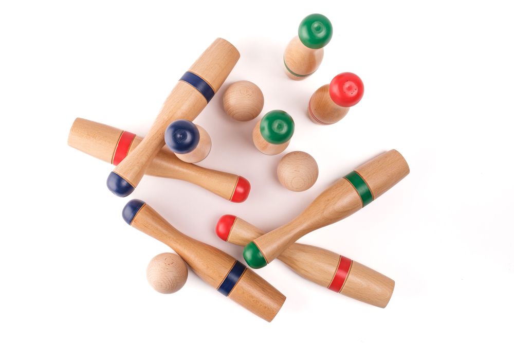 Toys - Classic Bowling Set 24 cm (9 pins in a net) - MORA-PLAY