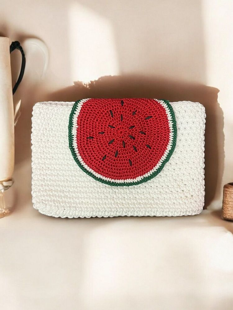 Pochettes - Pochette Arduna -Tissu crocheté fait main en blanc avec motif pastèque - MAISON ZOE