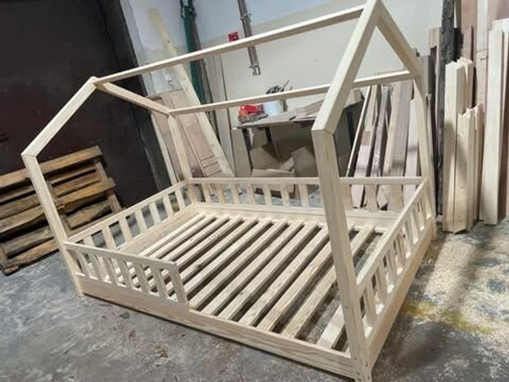 Lits - Lit Montessori House en bois. Lit de maison pour enfants. Style scandi - WELLDONE® DOBRE RZECZY