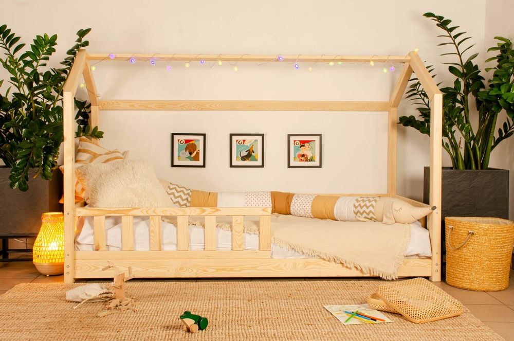 Lits - Lit Montessori House en bois. Lit de maison pour enfants. Style scandi - WELLDONE® DOBRE RZECZY