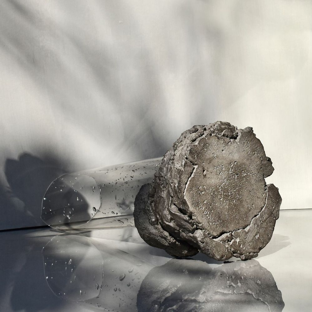 Vases - CATHARSIS Sculptural statement vase, in glass and stone - COKI