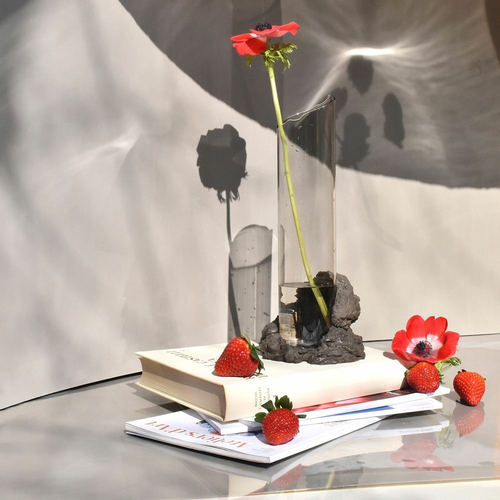Vases - CATHARSIS Sculptural statement vase, in glass and stone - COKI