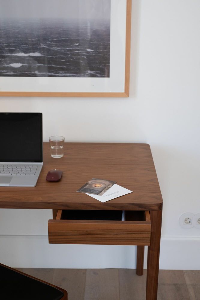 Desks - FRONT –  Minimalist Work Desk in Walnut Wood  160x80 - MOR