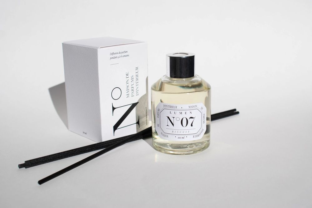 Scent diffusers - Natural Reed Diffuser 100ml N°07 - Childhood Biscuit - LUMEN • MAISON DE PARFUMS D'INTÉRIEUR