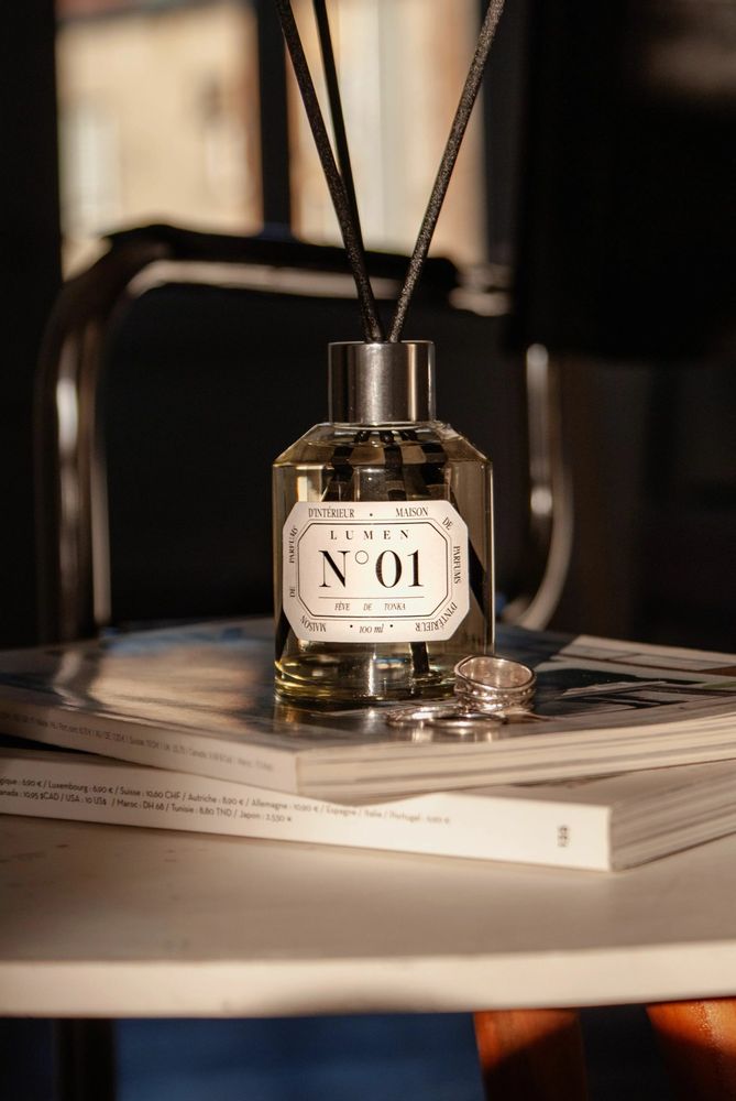 Diffuseurs de parfums - Diffuseur Naturel 100ml N°01 - Fève de Tonka - LUMEN • MAISON DE PARFUMS D'INTÉRIEUR
