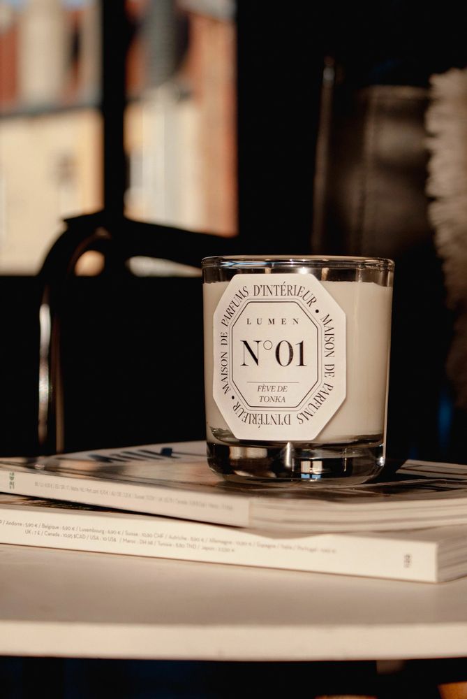 Bougies - Bougie Parfumée Naturelle 180g N°01 - Fève de Tonka - LUMEN • MAISON DE PARFUMS D'INTÉRIEUR