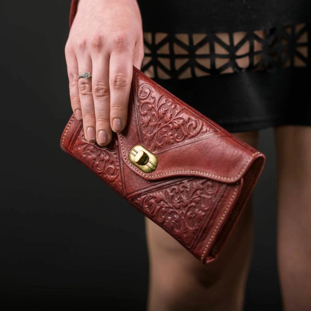 Petite maroquinerie - Grand porte-monnaie en cuir à trois volets - BERBER LEATHER