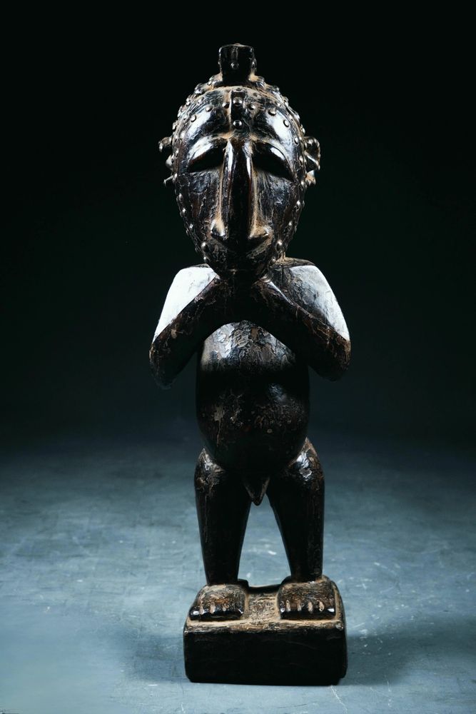 Pièces uniques - Statue Nimba en bois et laiton, Guinée - QUINTESSENCE AFRICAINE