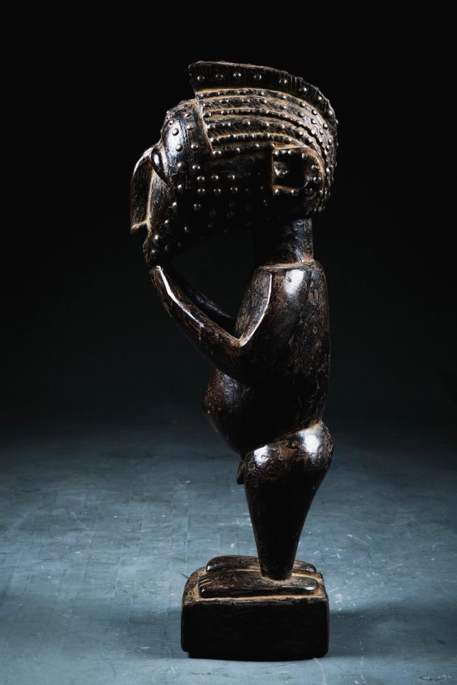 Pièces uniques - Statue Nimba en bois et laiton, Guinée - QUINTESSENCE AFRICAINE