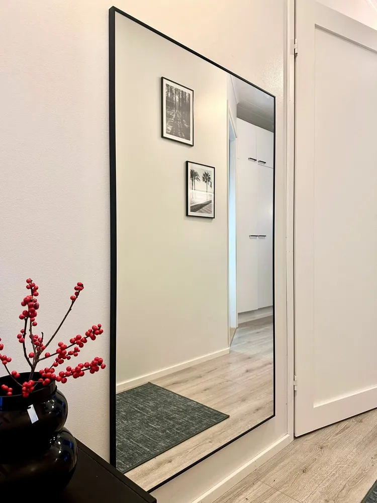 Miroirs - Grand miroir pleine longueur avec cadre noir (100x170cm) - SCANDINAVIAN GLASSFACTORY