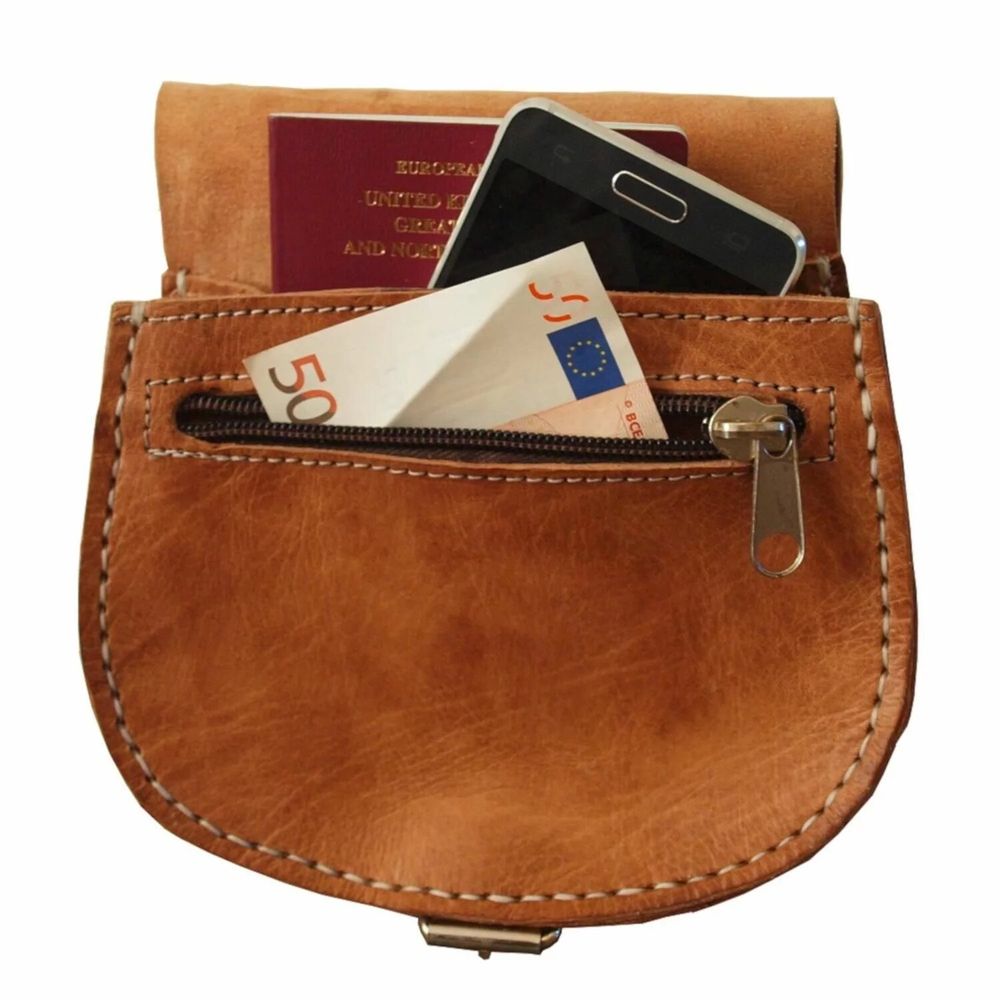 Petite maroquinerie - Petit sac de selle demi-lune en cuir - BERBER LEATHER