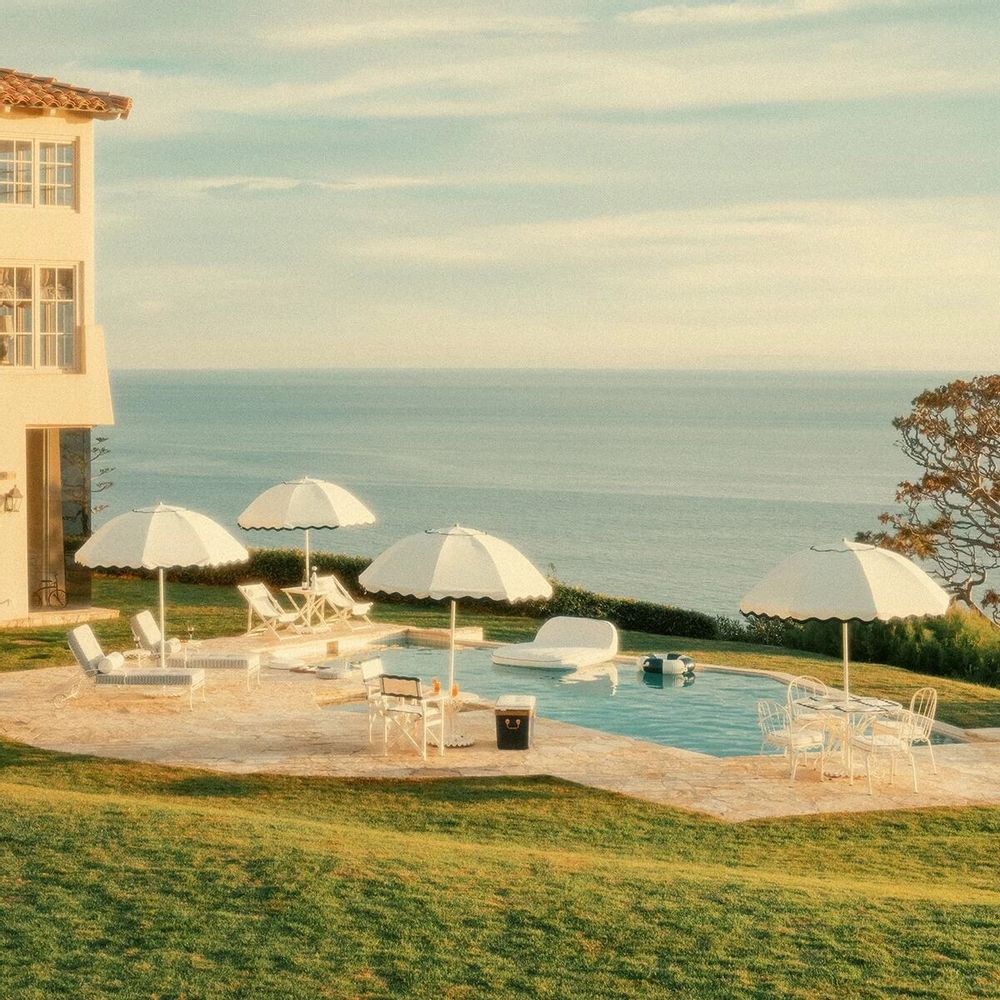 Sunshades - The Patio Umbrella - BUSINESS & PLEASURE CO.