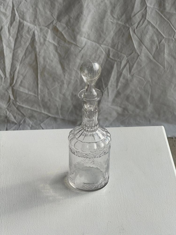 Accessoires à poser - Petit flacon en verre bouchon rond vintage H22,5 - OFFICE OBJETS