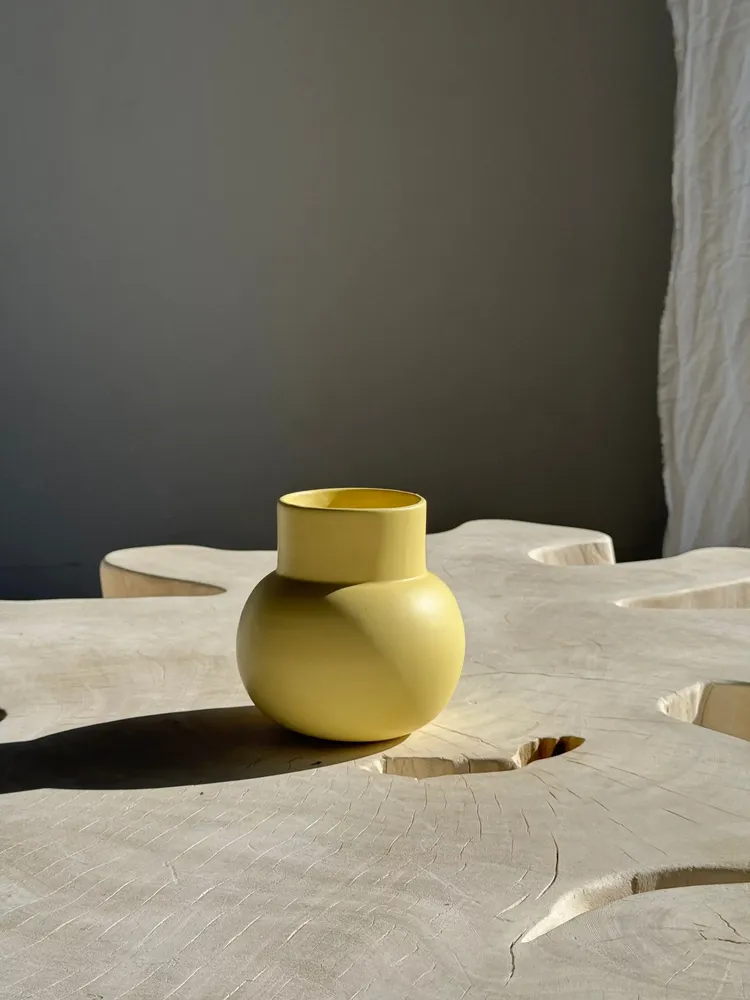 Vases - Petit vase boule jaune clair - OFFICE OBJETS