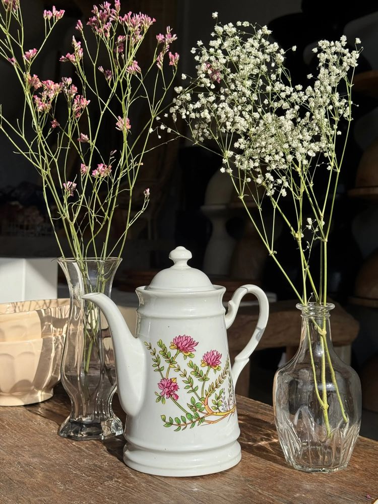 Accessoires thé et café - Théière à motifs de fleurs roses stylisées marque Fabriqué en Corée H23 - OFFICE OBJETS