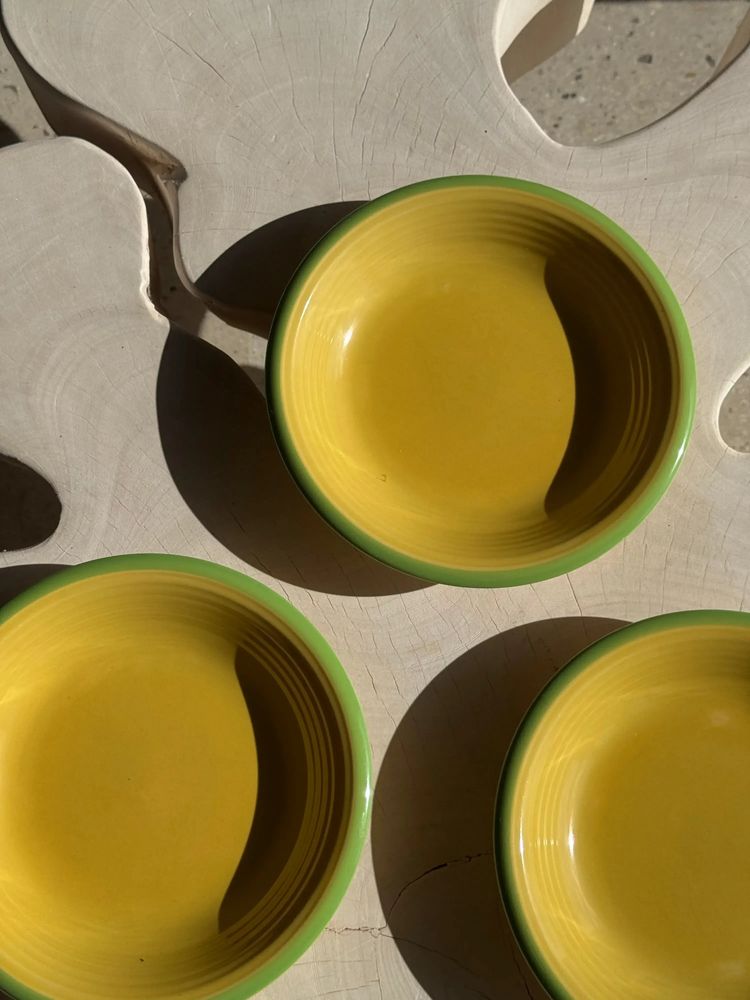 Everyday plates - 6 large vintage yellow plates with green edging - OFFICE OBJETS