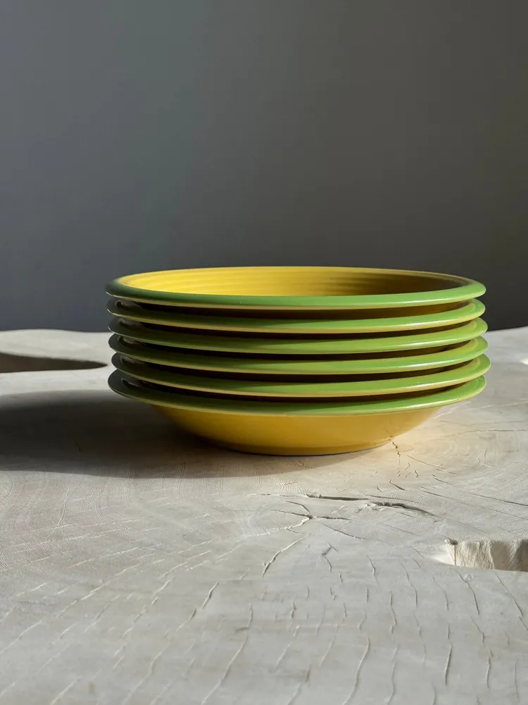Everyday plates - 6 large vintage yellow plates with green edging - OFFICE OBJETS