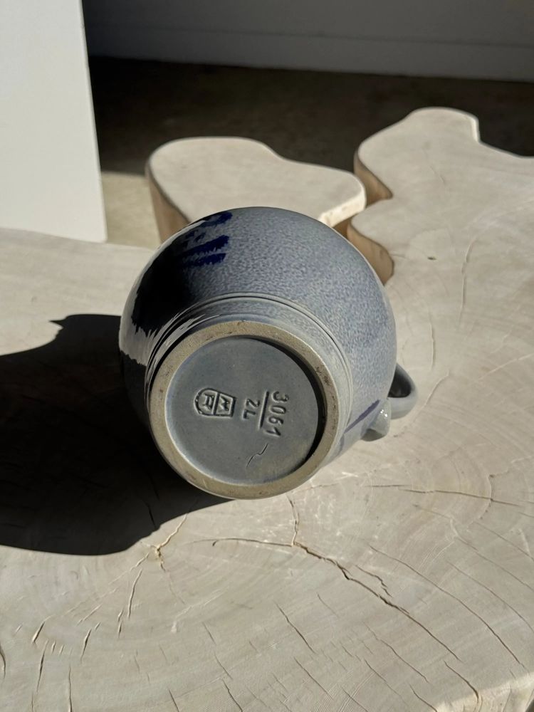 Carafes - Grand broc bleu West Germany - OFFICE OBJETS