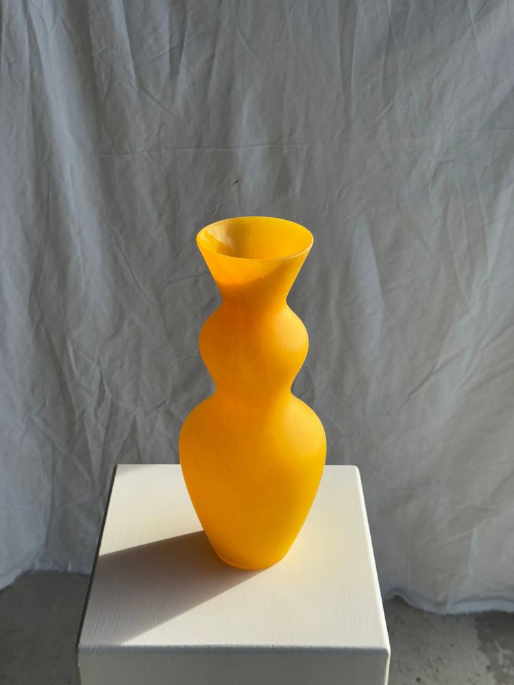 Vases - Vase moderne en verre jaune vintage opalin H:30cm - OFFICE OBJETS