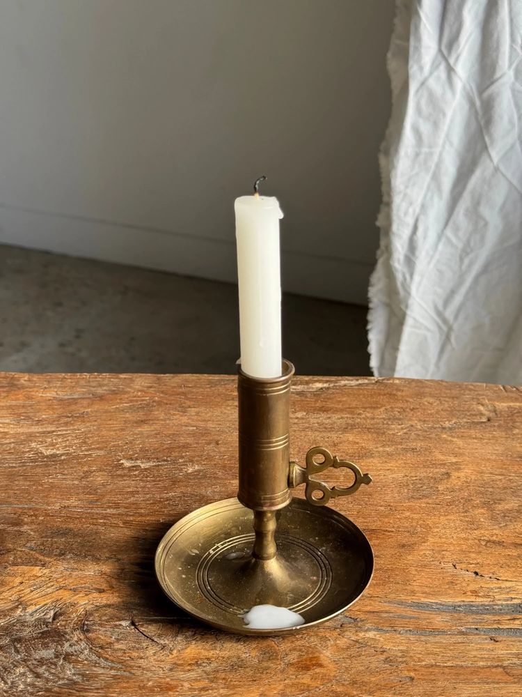 Candlesticks and candle holders - Brass hand candle holder MALM H11.5 - OFFICE OBJETS