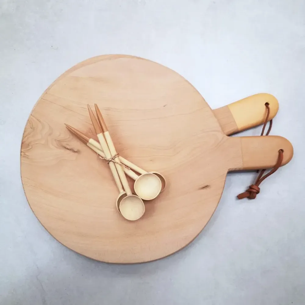 Kitchen utensils - Planche en cèdre peinte - Mintfren - BAAN