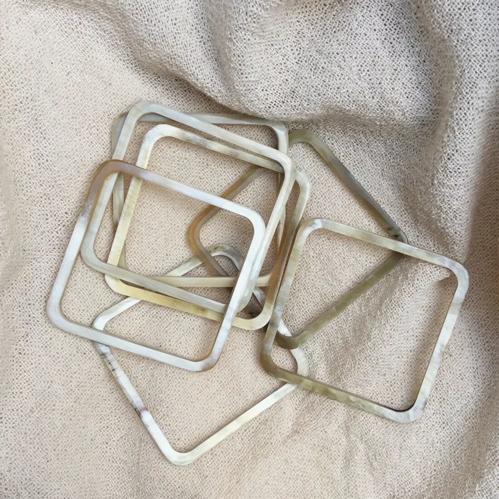 Bijoux - Semainier en corne - Carré Beige - BAAN