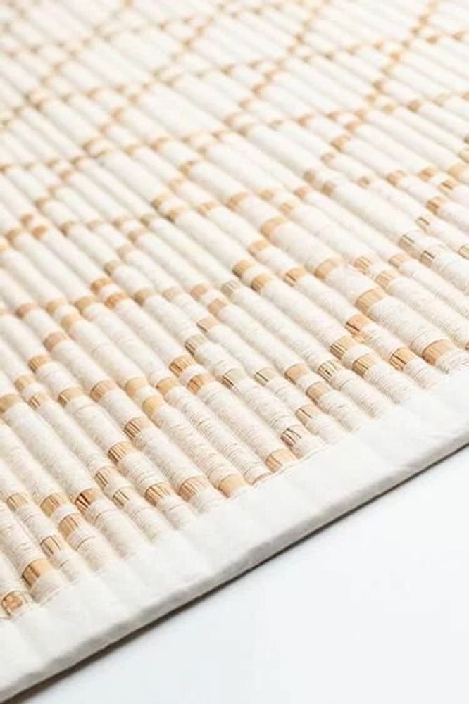 Contemporary carpets - SAMBU DIAMOND, the meditation and Yin Yoga mat - MAHOLA YOGA