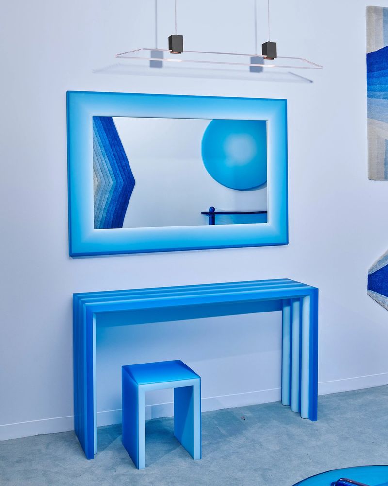 Tabourets - Table d'appoint Pure Shift en résine époxy bleue par Facture - TULESTE FACTORY