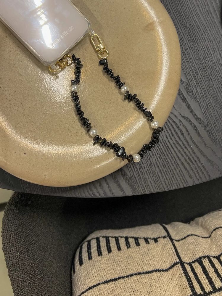 Gifts - Shell Whisper Short PHONE STRAP BLK - FOLIE À TROIS