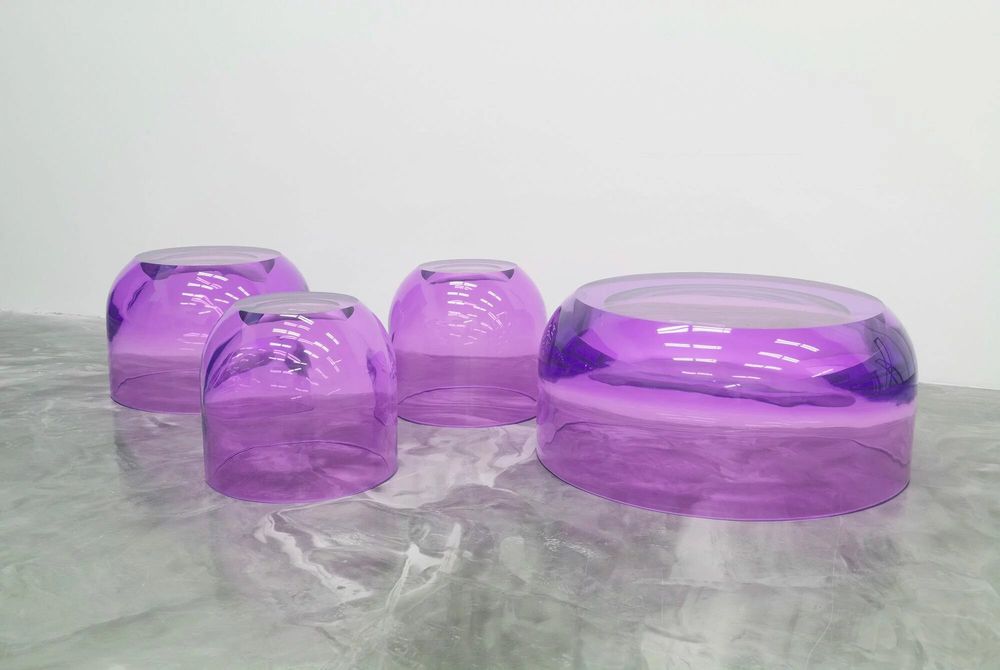Autres tables  - 'Dew Drop' moyenne en résine polyuréthane violette par Ian Cochran - TULESTE FACTORY