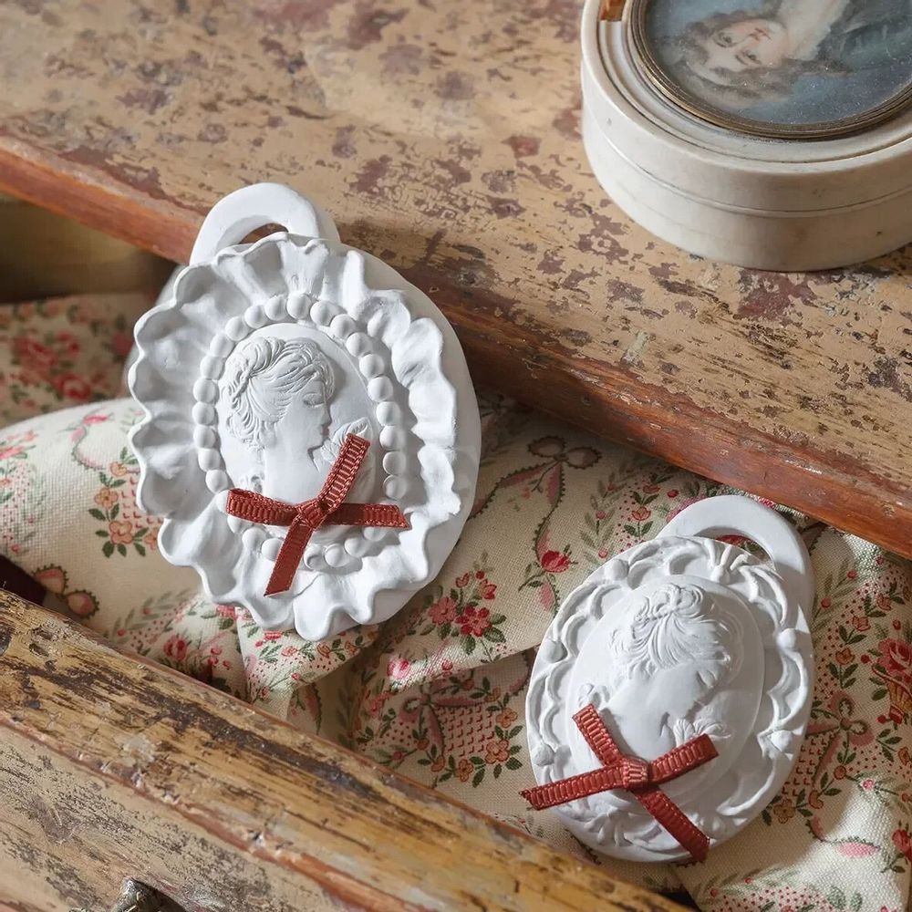 Home fragrances - Scented decoration Medallion small model - Fruits of the Woods - MATHILDE M.