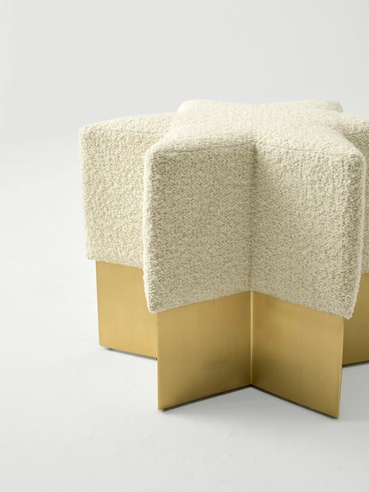 Tabourets - Pouf Starboy en tissu bouclé et laiton mat par Merve Kahraman - TULESTE FACTORY