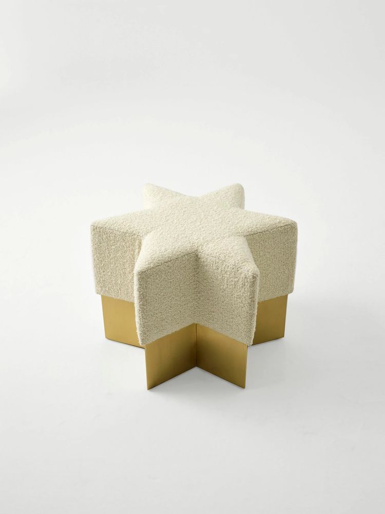 Tabourets - Pouf Starboy en tissu bouclé et laiton mat par Merve Kahraman - TULESTE FACTORY