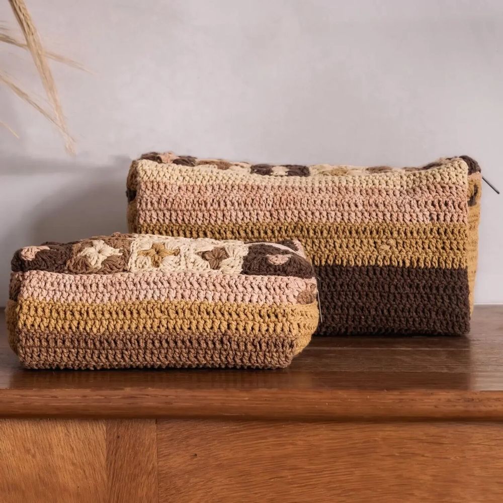 Pochettes - Trousse de toilette  en crochet CABMEDIUM 28x15x15 cm - BED AND PHILOSOPHY